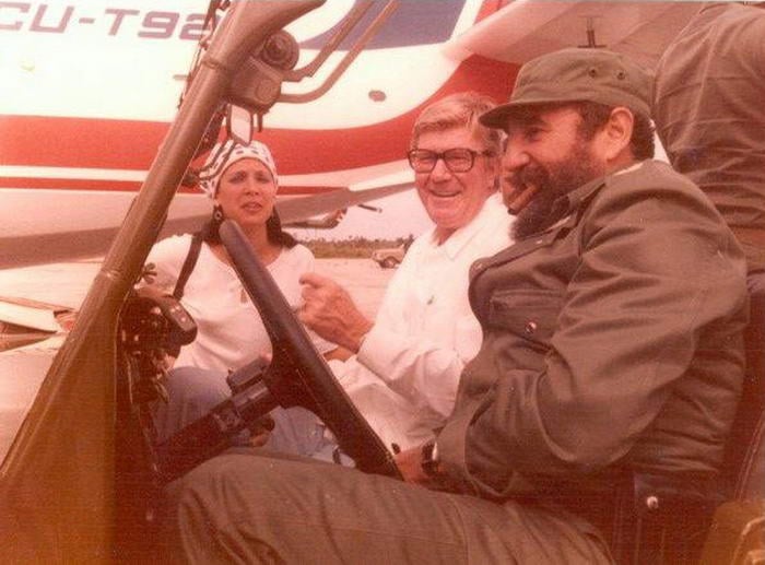 J Paul Austin e Fidel Castro em Cuba