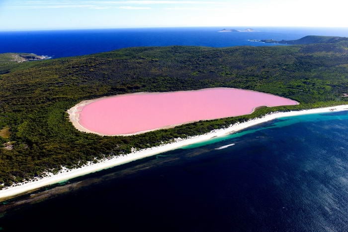 Lake Hillier - Unbelievable Places