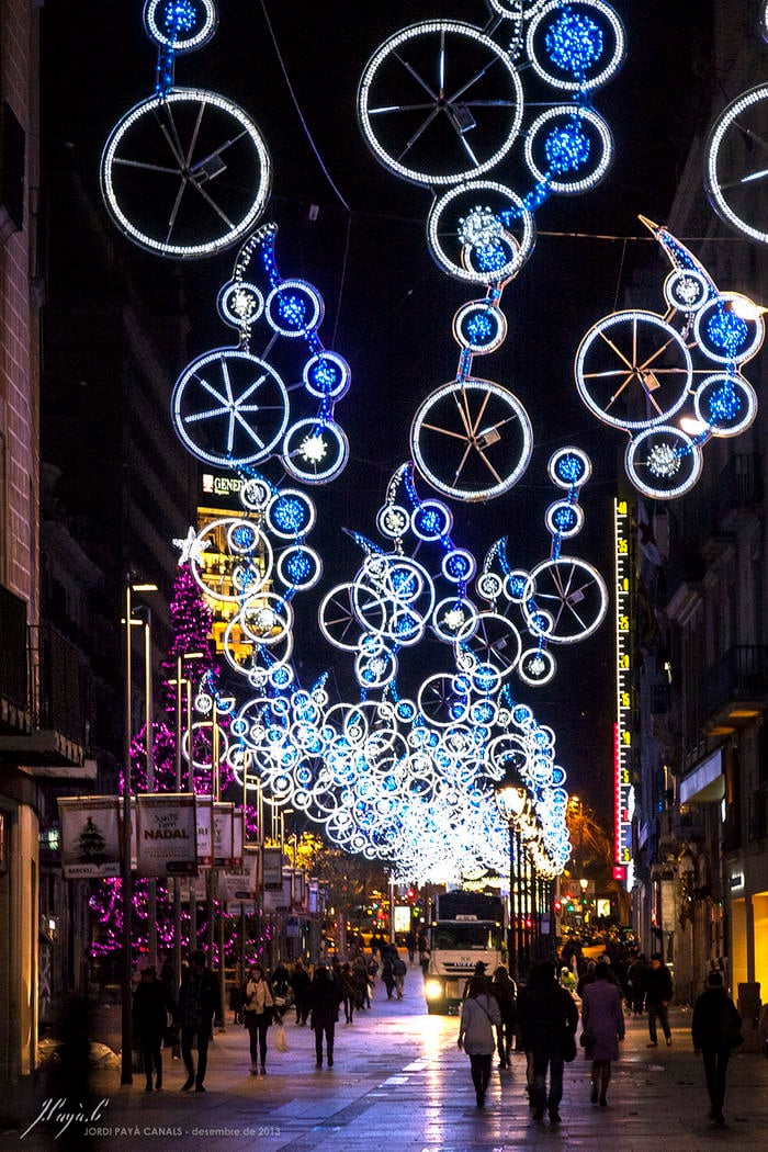 Barcelona - Festive Cities