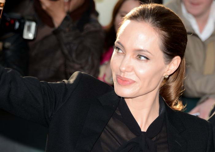 Angelina Jolie - Beautiful Celebrities on Planet