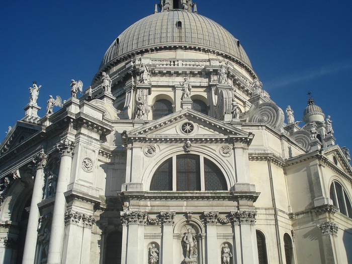 Basilica di Santa Maria della Salute - See in Venice