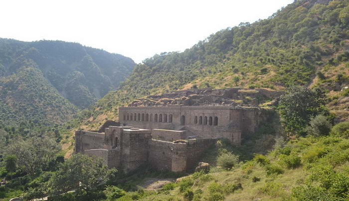 Bhangarh Fort - Haunted Places