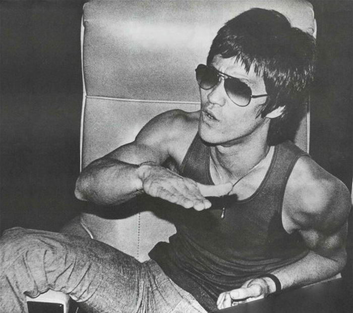 Bruce Lee with sun glasses