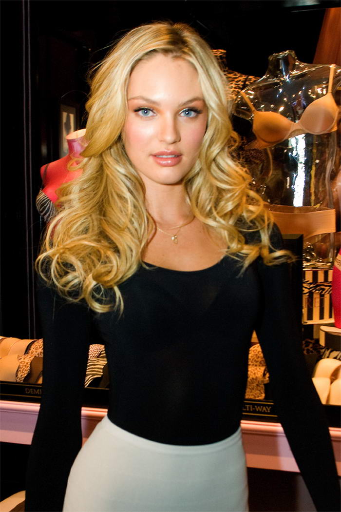 Candice Swanepoel - Popular models in the World