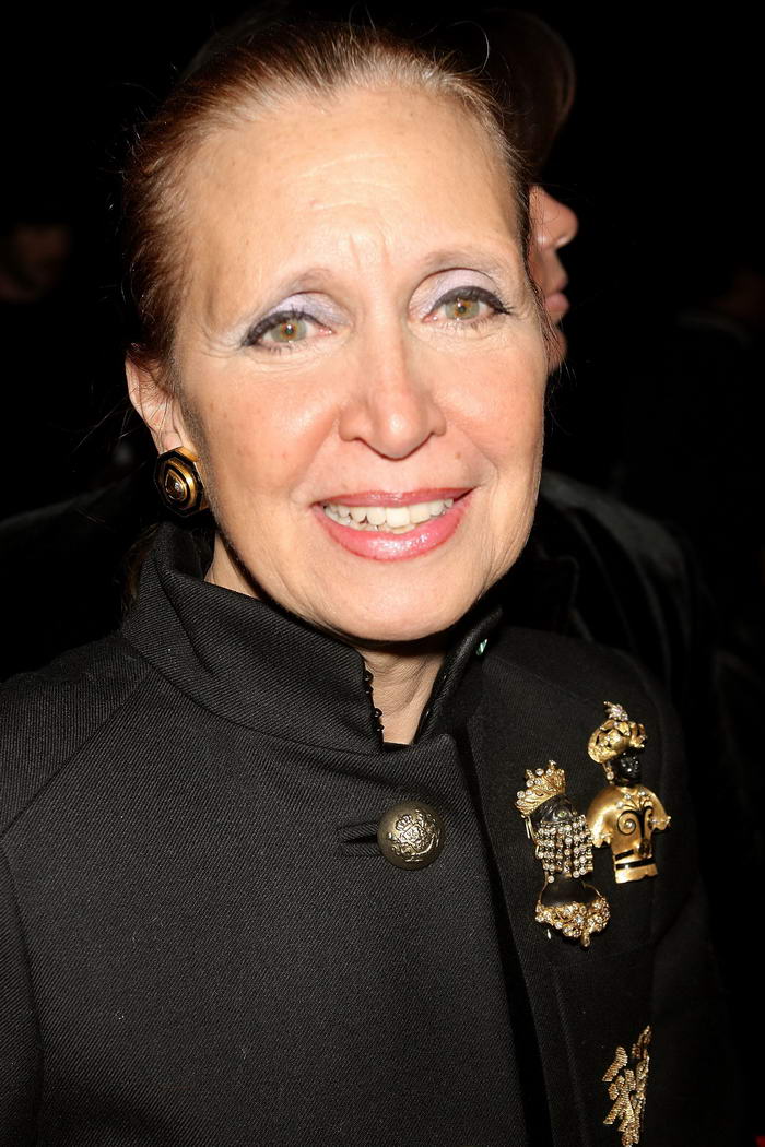 Danielle Steel - Female Writers