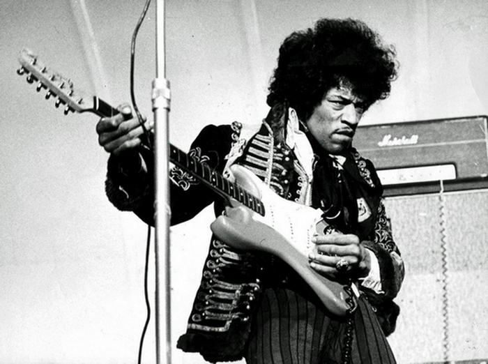 Jimi Hendrix - famoso guitarrista de rock