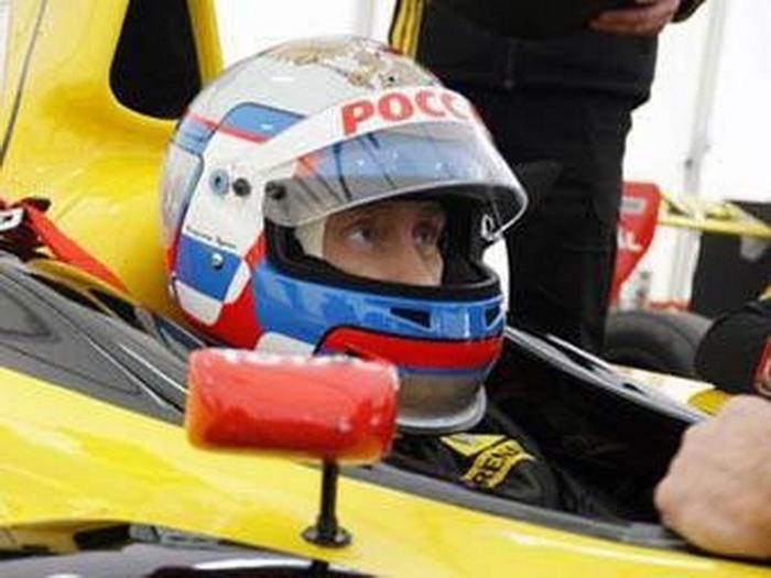 Putin drives Formula 1
