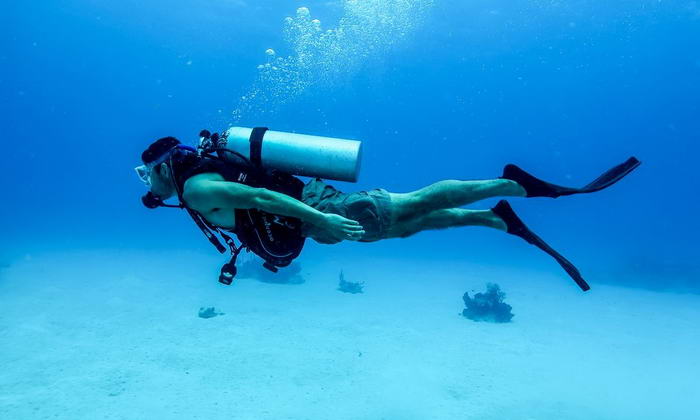 Scuba Diving - Popular Water Sports