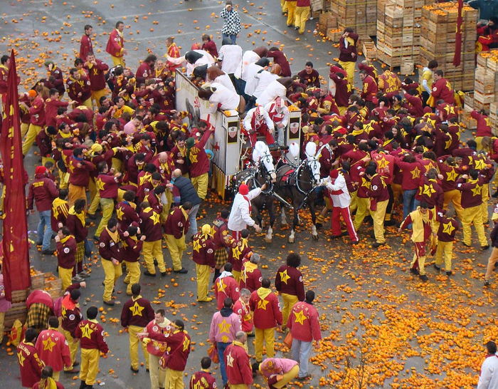 The Battle of the Oranges - Unusual Traditions