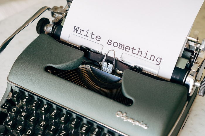 Typewriter - Write a unique essay
