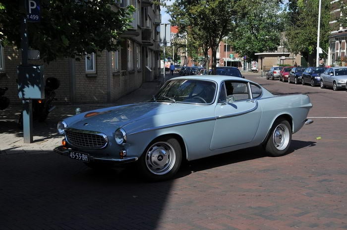 Volvo P1800 - Iconic Cars